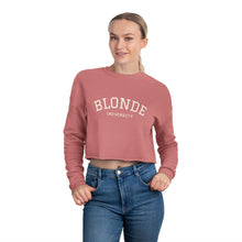 Load image into Gallery viewer, BLONDE UNI CROP Sweatshirt
